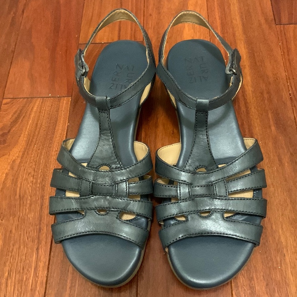 Naturalizer blue wedge sandals with Velcro straps 8.5
